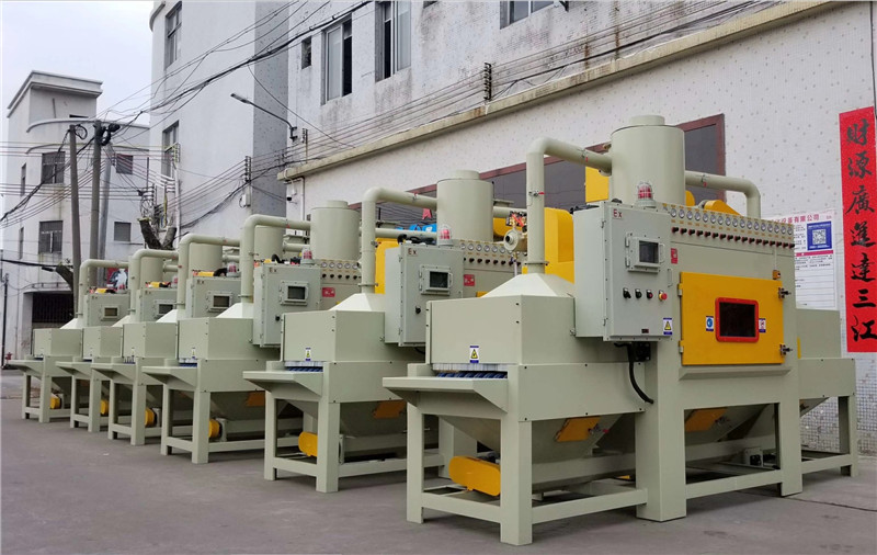 输送式自动喷砂机