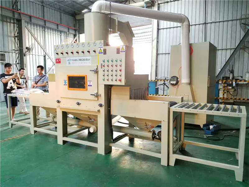 滚轴输送式自动喷砂机